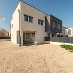 Villa Mare E Monti